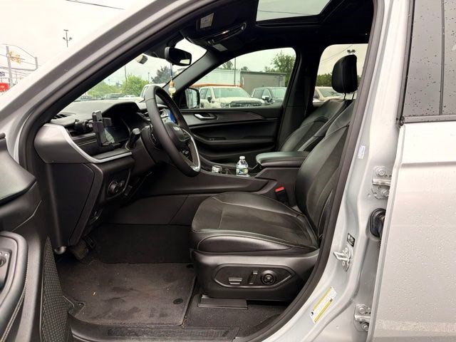 Used 2024 Silver Zynith Jeep Altitude X image 7