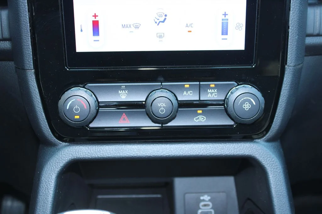 New 2026 Avalanche Ford XLT image 26