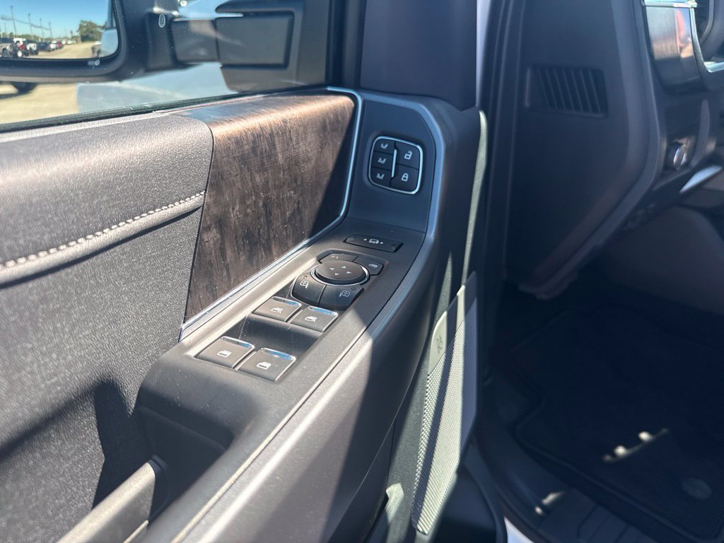 New 2026 Star White Metallic Tri-Coat Ford F-250® Lariat® image 19