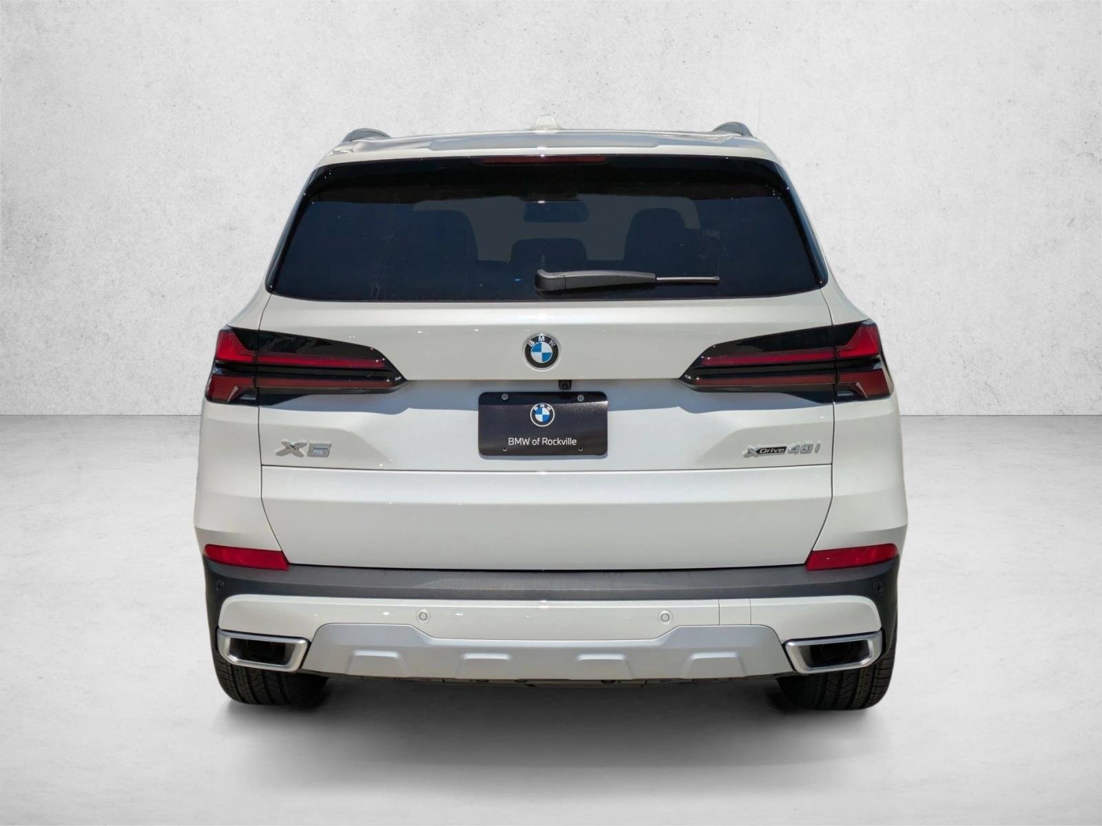 Used 2026 Mineral White Metallic BMW xDrive40i image 8
