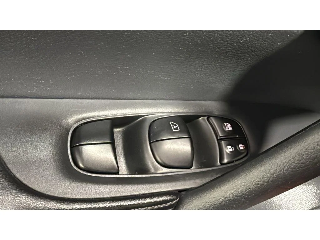 Used 2019 Scarlet Ember Tintcoat Nissan SL FWD 2.5L image 14