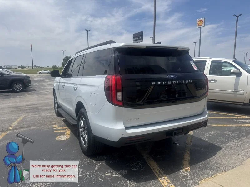 Used 2025 Silver Metallic Ford Active image 3