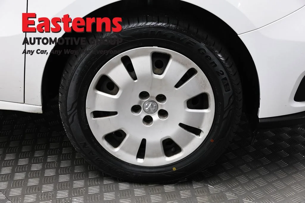 Used 2021 White Ram Tradesman SLT image 29