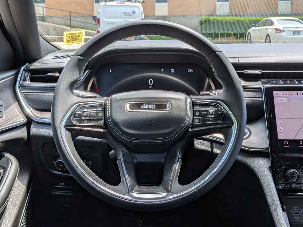 Used 2023 Black Jeep Overland image 17