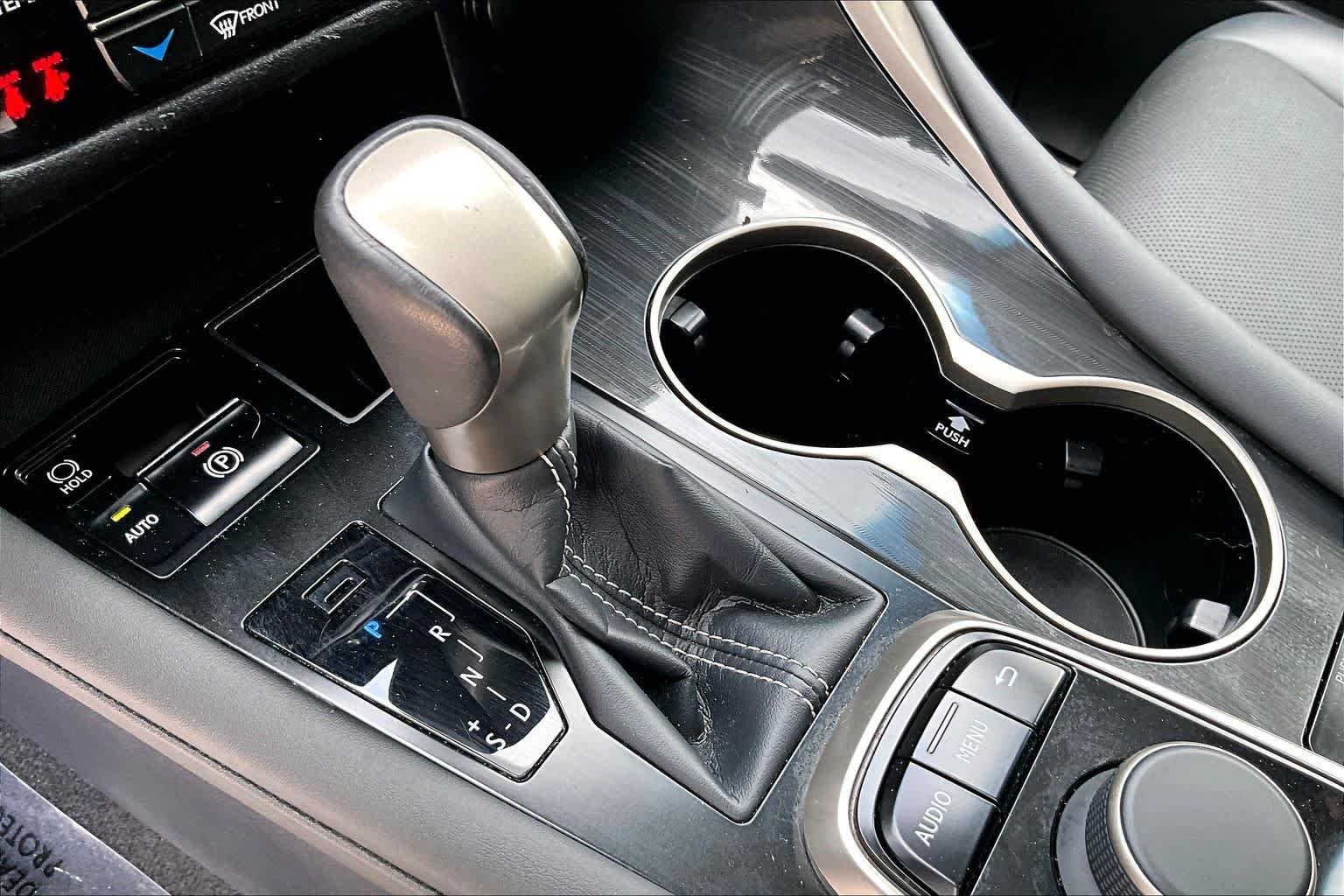 Used 2019 Obsidian Lexus  image 16