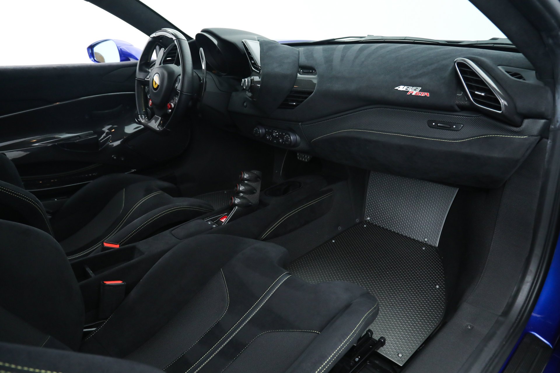 Used 2020 Blue Ferrari  image 20
