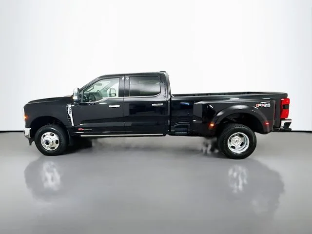 New 2026 Agate Black Metallic Ford F-350® Lariat® image 4