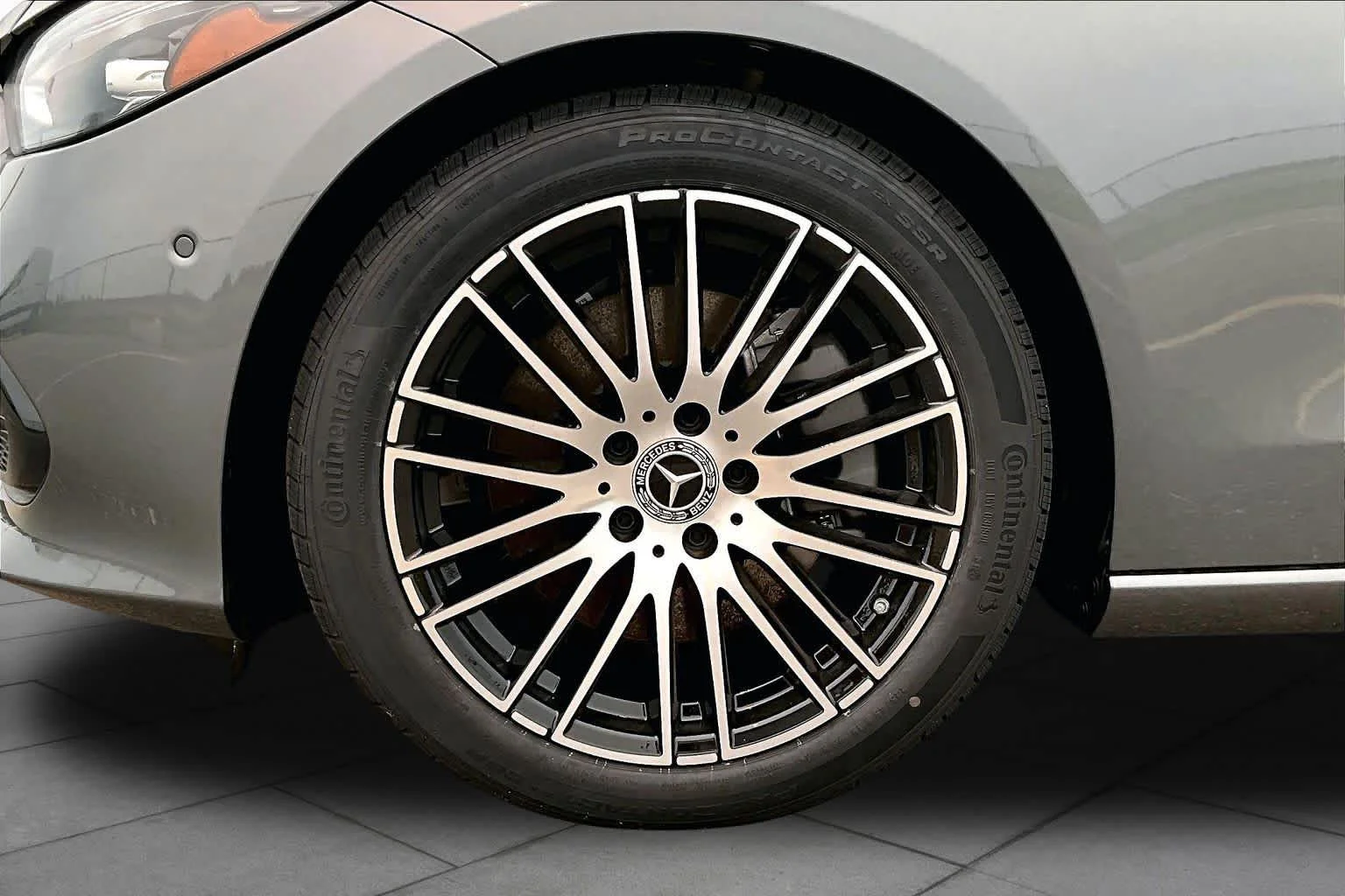 New 2026 Selenite Grey Metallic Mercedes-Benz C 300 image 18