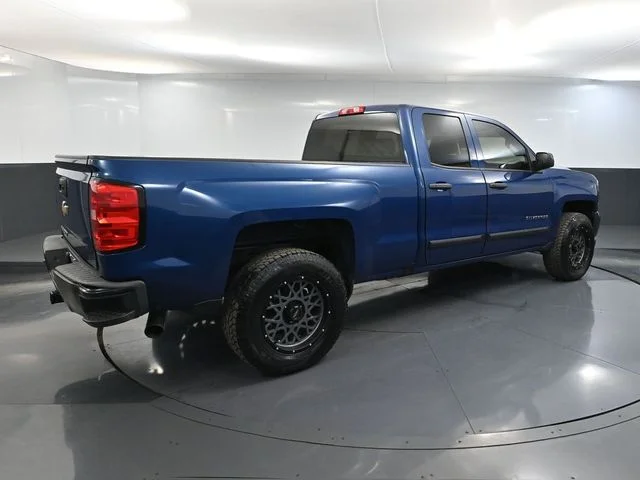 Used 2017 Blue Chevrolet WT image 3