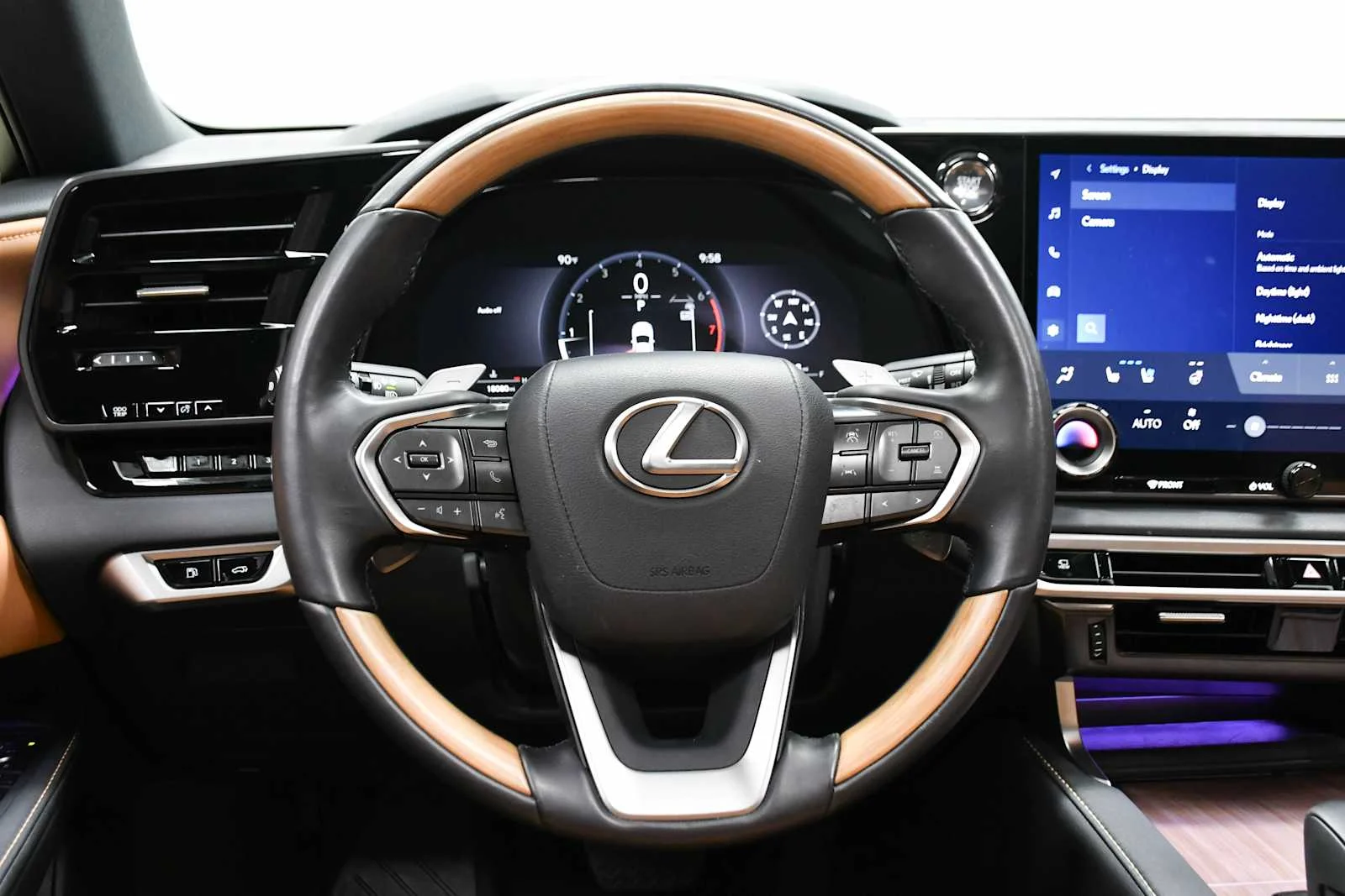 Used 2025 Eminent White Pearl Lexus Premium Plus image 17