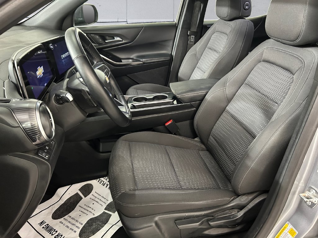 Used 2025 Gray Chevrolet LT image 7