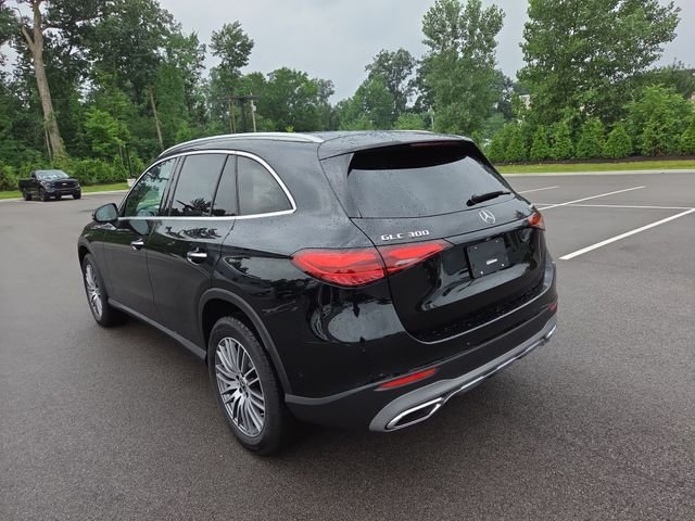 New 2026 Black Mercedes-Benz GLC300 image 5