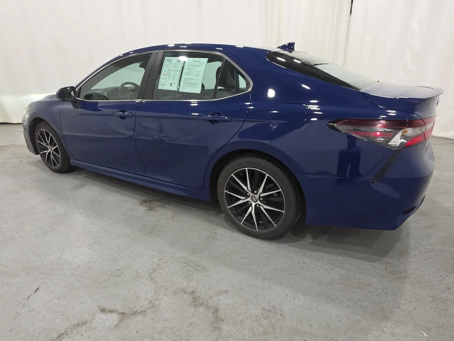 Used 2024 Blu/blue Toyota SE image 3