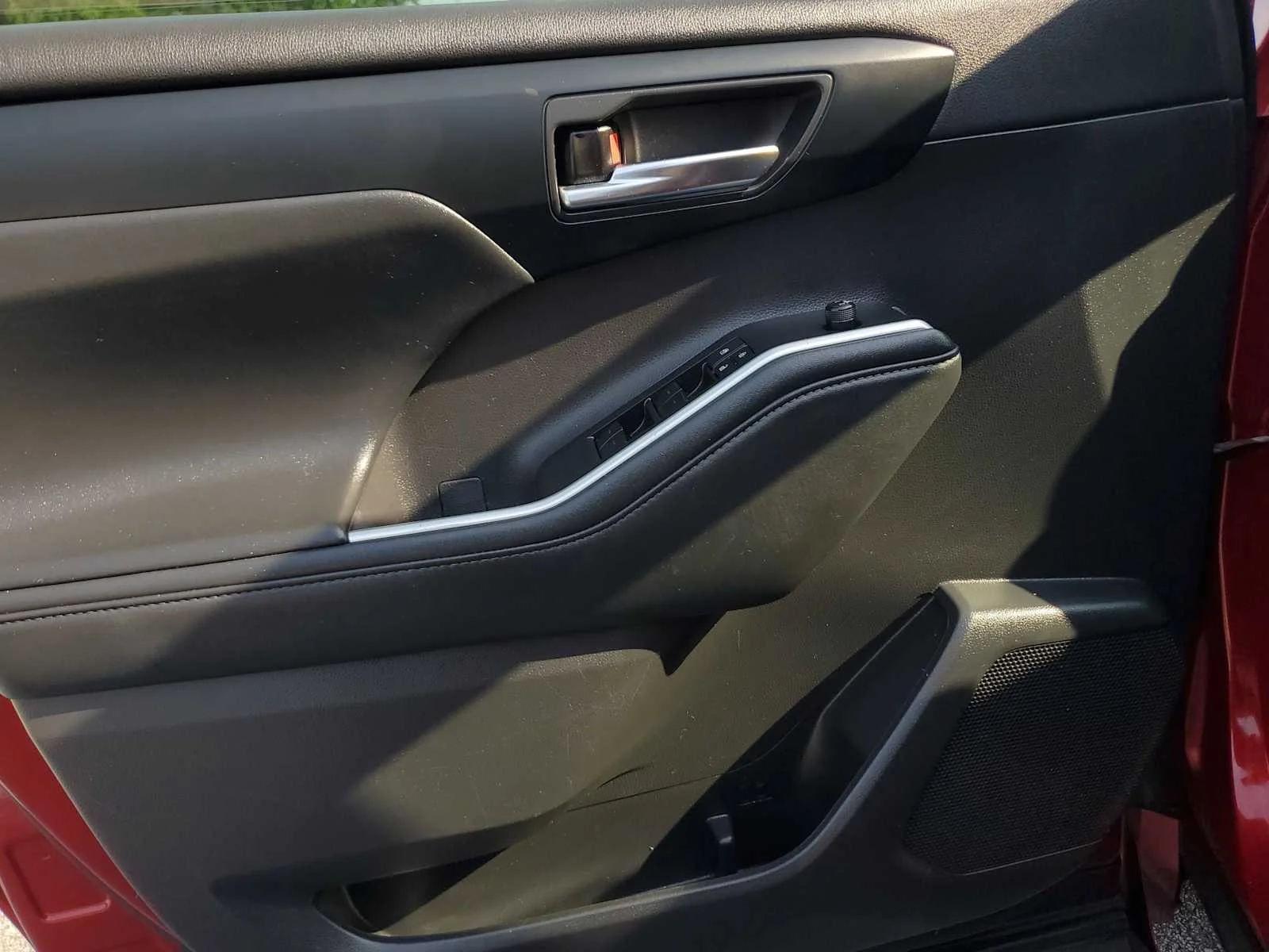 Used 2021 Ruby Flare Pearl Toyota XSE image 19