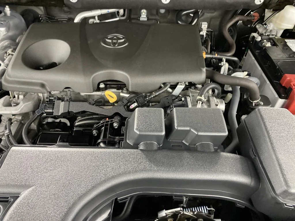Used 2025 Silver Sky Metallic Toyota LE image 31