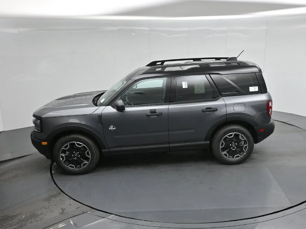 New 2026 Carbonized Gray Metallic Ford Outer Banks image 41