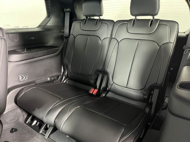 New 2026 Bright White Clear-Coat Exterior Paint Jeep Limited image 8
