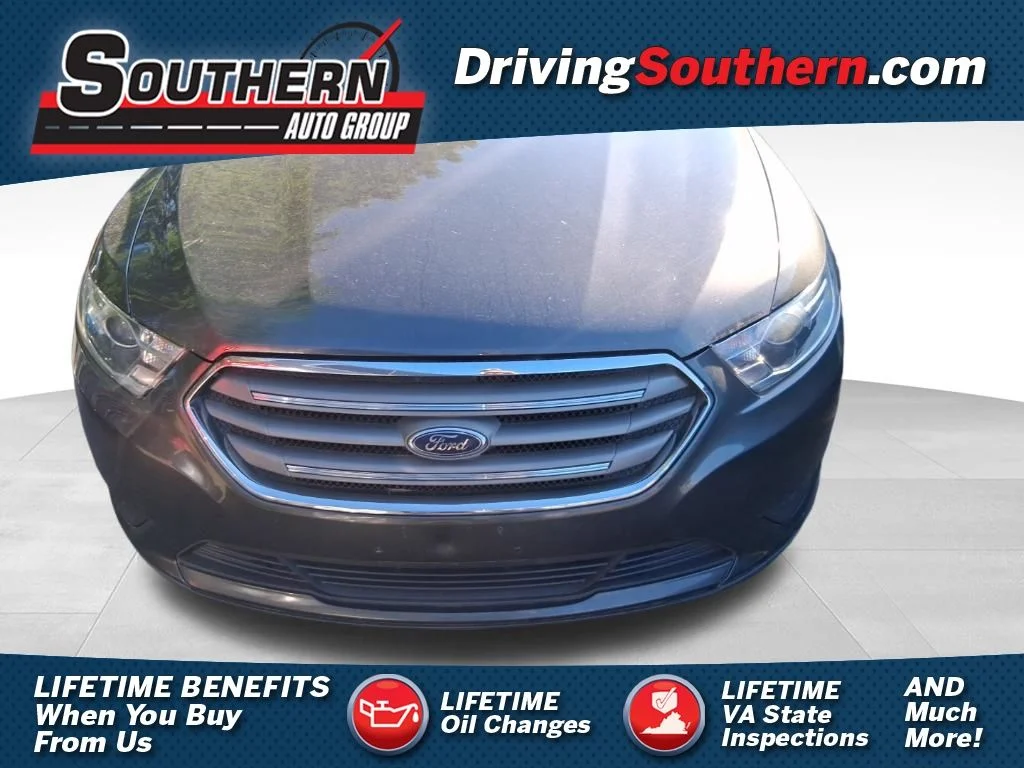 2018 Ford Taurus SEL FWD's photo