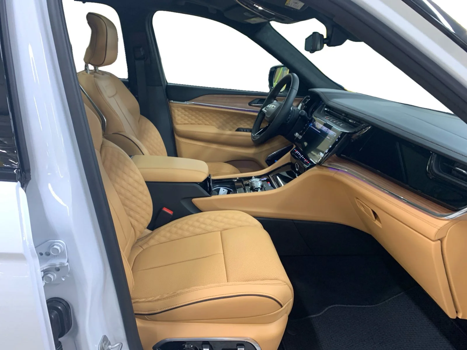 New 2026 Bright White Jeep Summit image 17