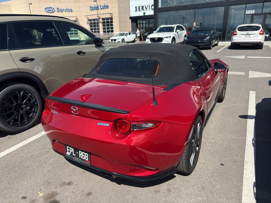 Used 2016 Soul Red Metallic Mazda Club image 1