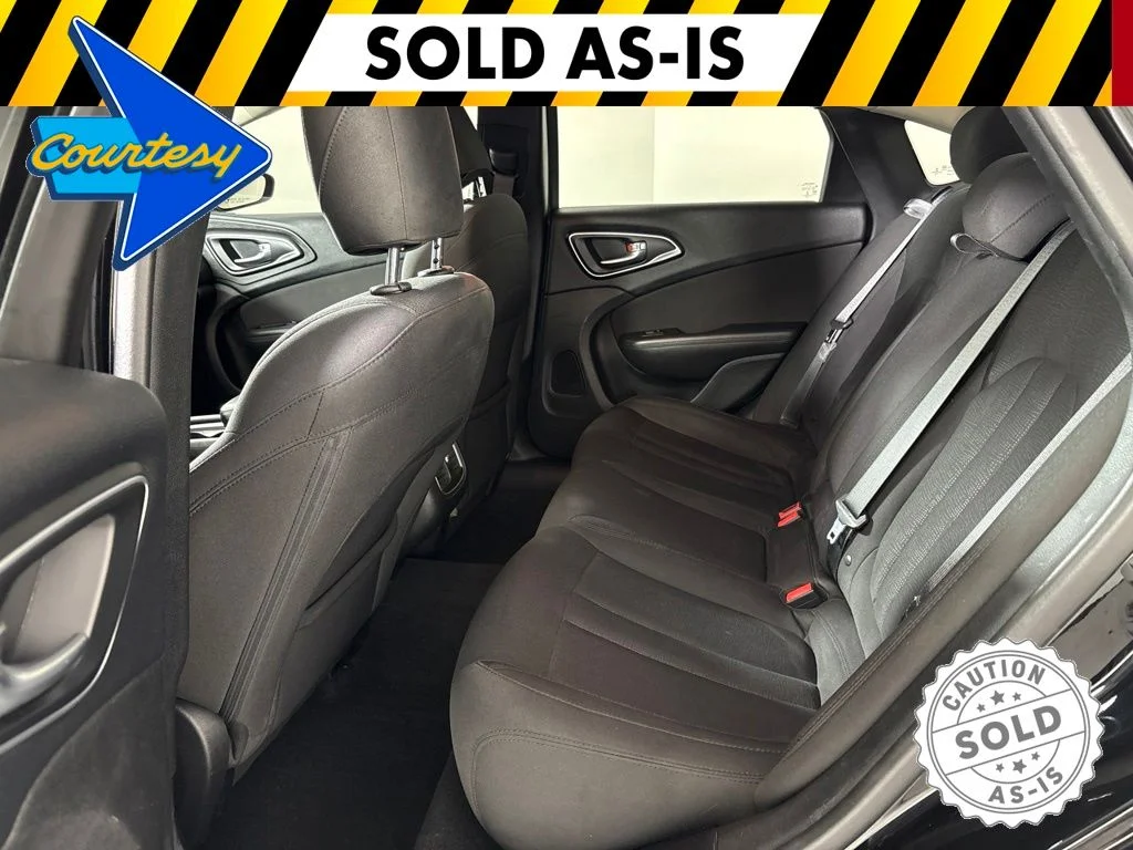 Used 2015 Black Clearcoat Chrysler Limited image 22