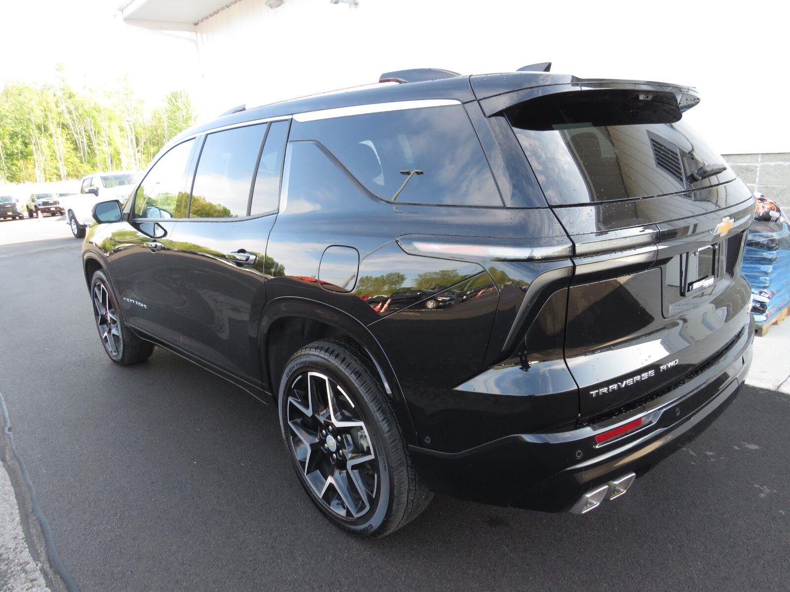 Used 2026 Mosaic Black Metallic Chevrolet AWD High Country image 16