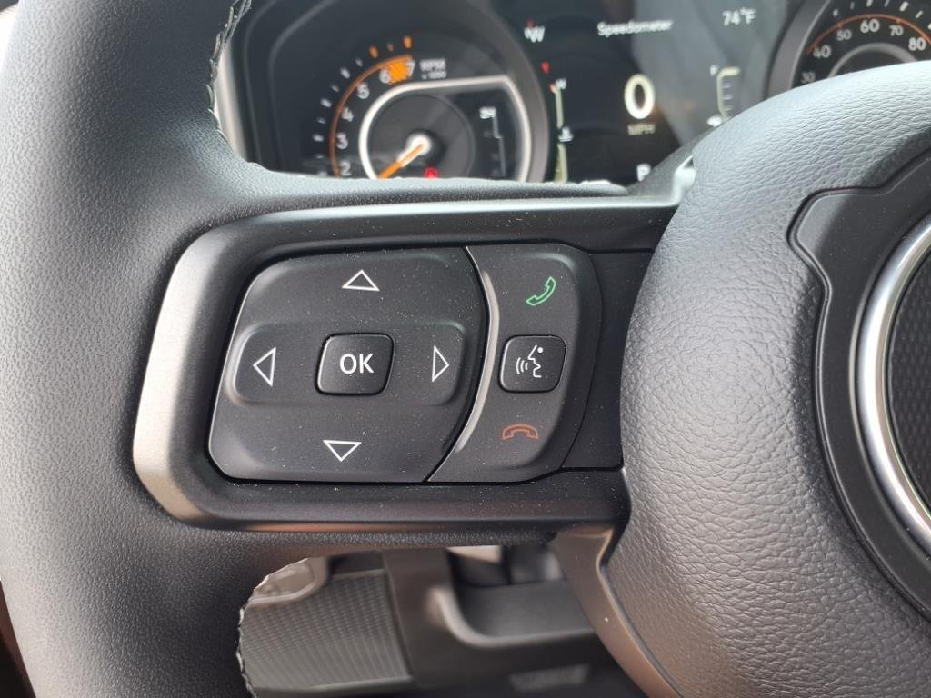 Used 2025 Black Clearcoat Jeep Sport S image 14