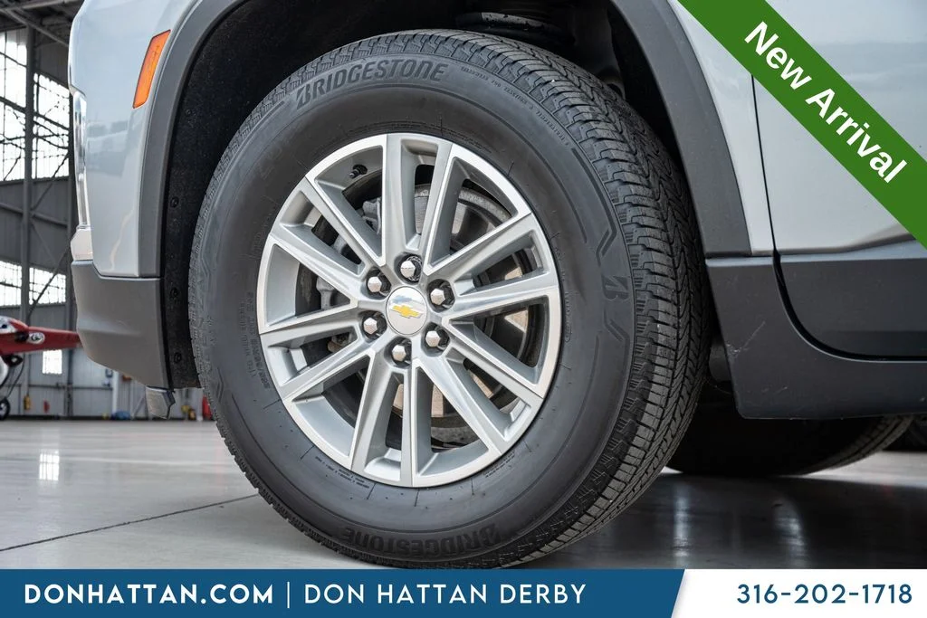 Used 2023 Gray Chevrolet LT image 41