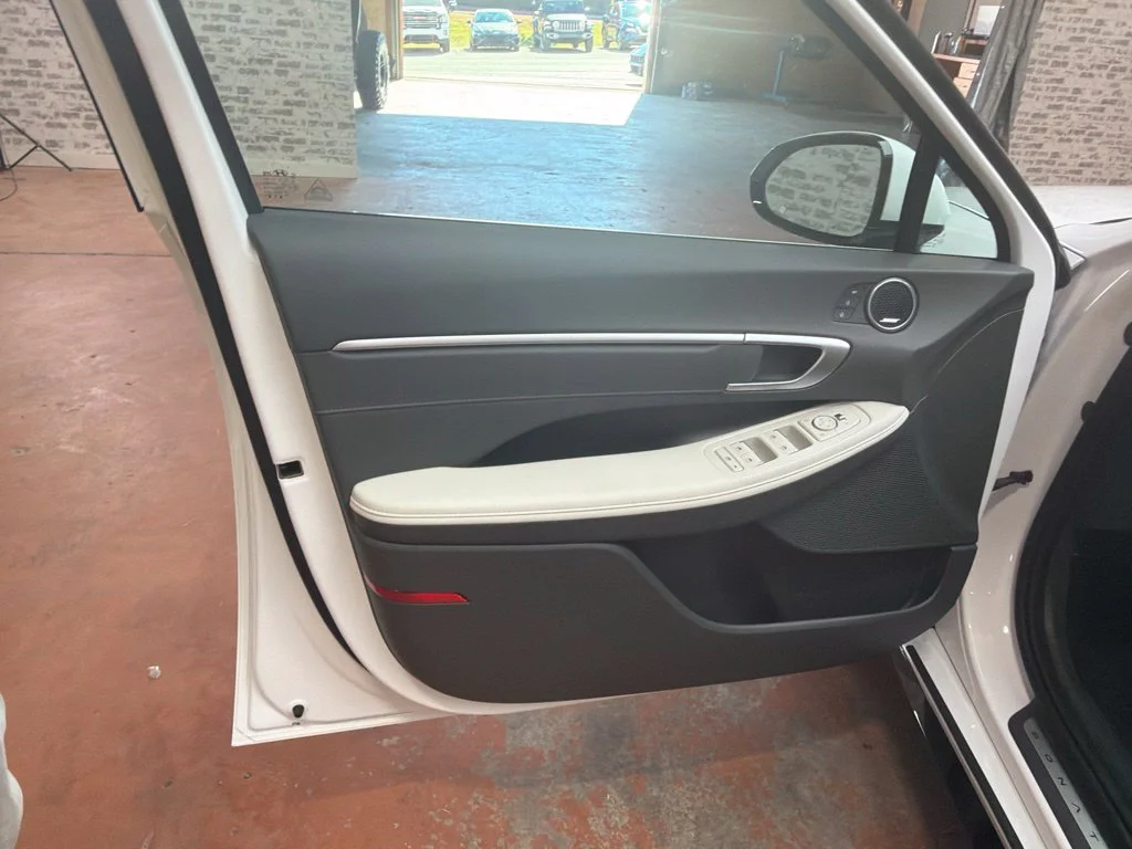 New 2027 Serenity White Hyundai Limited image 23