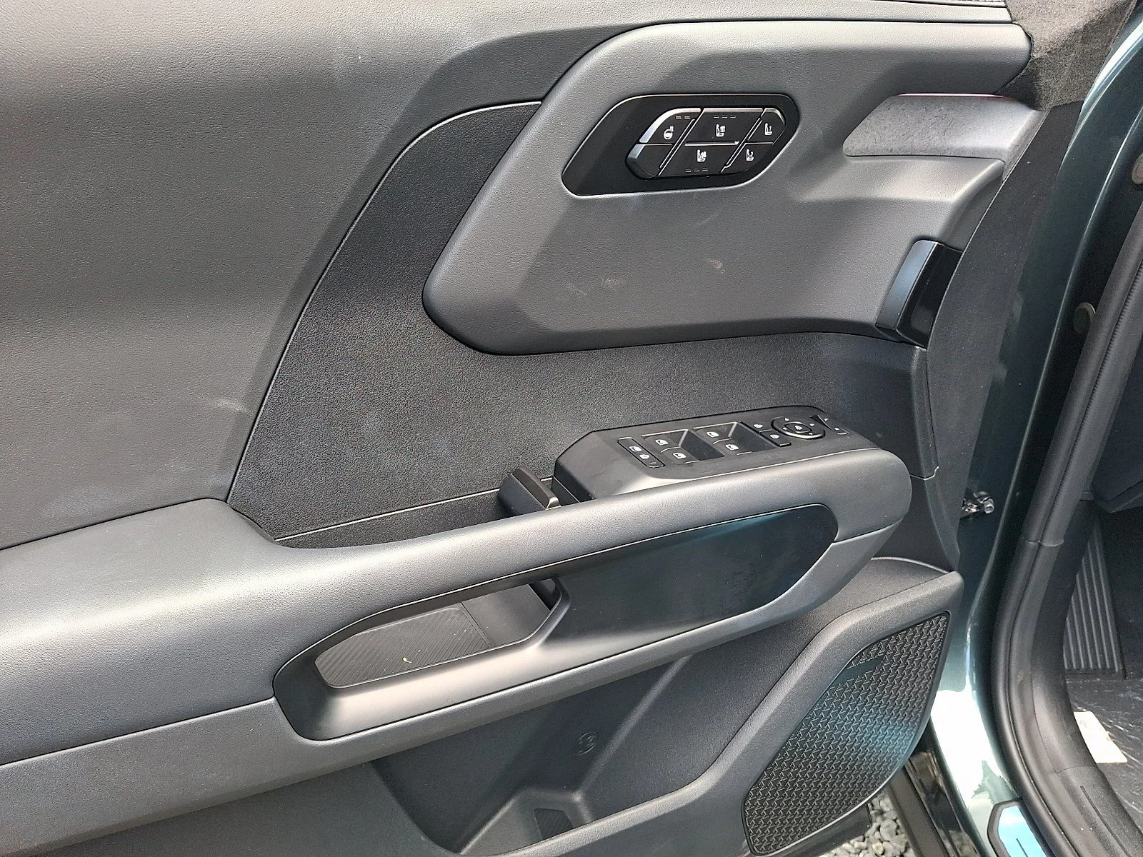 New 2027 Black Jade Green Kia X-PRO SX image 5