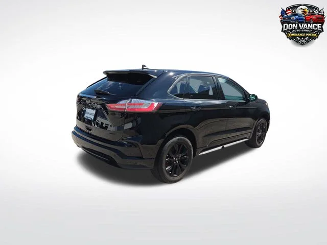 Used 2024 Black Ford SE image 5