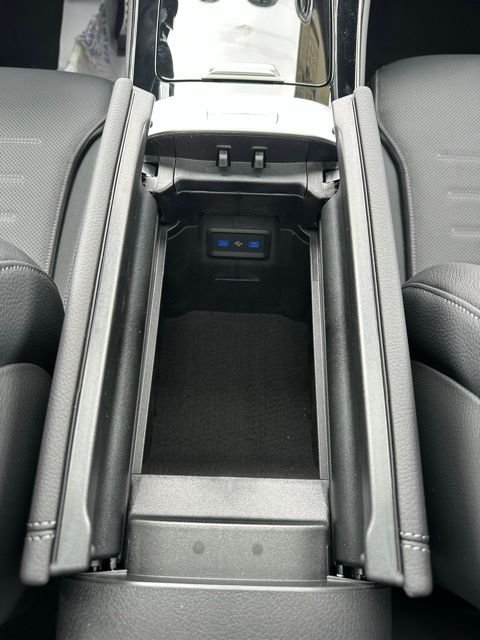 New 2026 MANUFAKTUR exclusive graphite grey magno Mercedes-Benz GLC 300 image 34