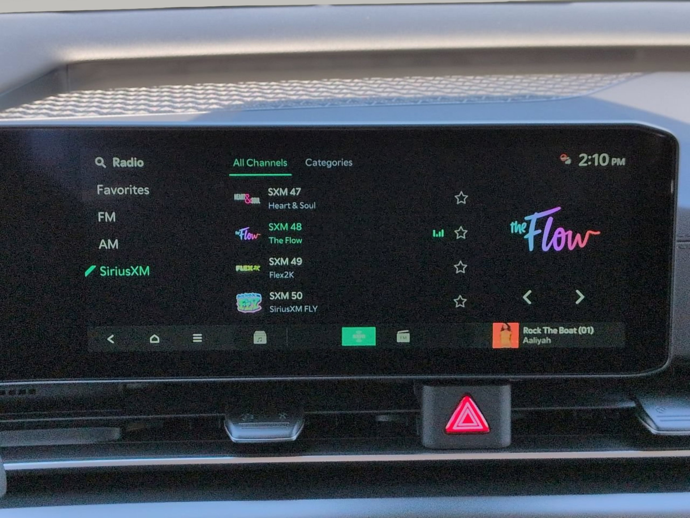New 2026 Snow White Pearl Kia LXS image 37