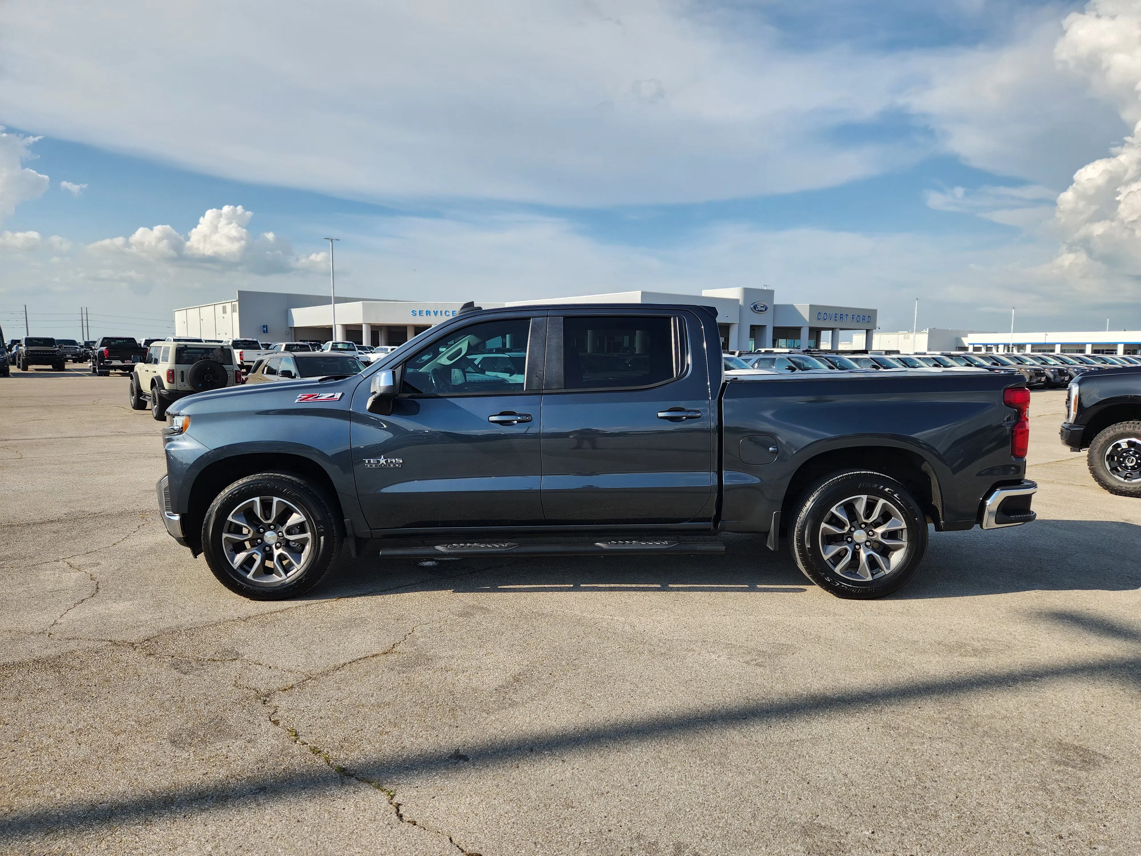 Used 2020 Shadow Gray Metallic Chevrolet LT Texas Edition image 4