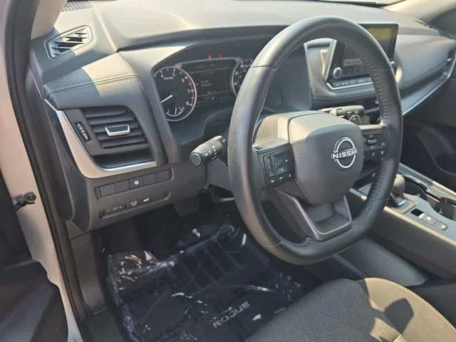Used 2025 Silver Nissan SV image 17