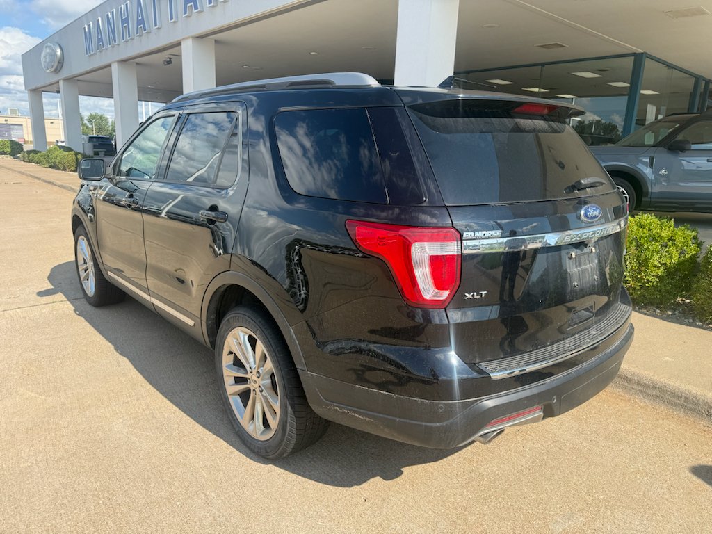 Used 2018 Shadow Black Ford XLT image 7