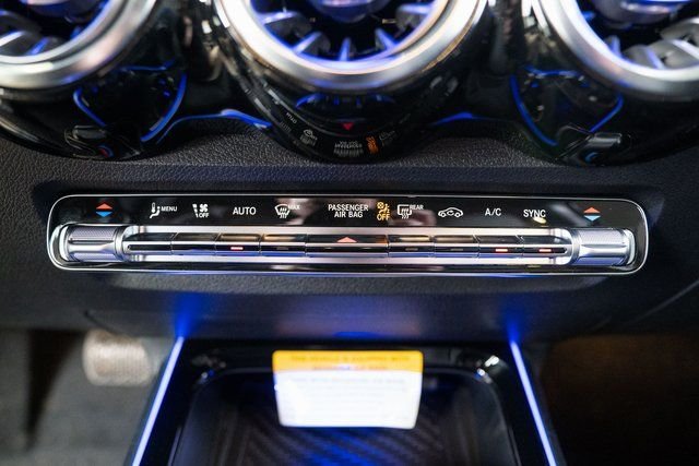 Used 2026 Black Mercedes-Benz GLB 250 image 25