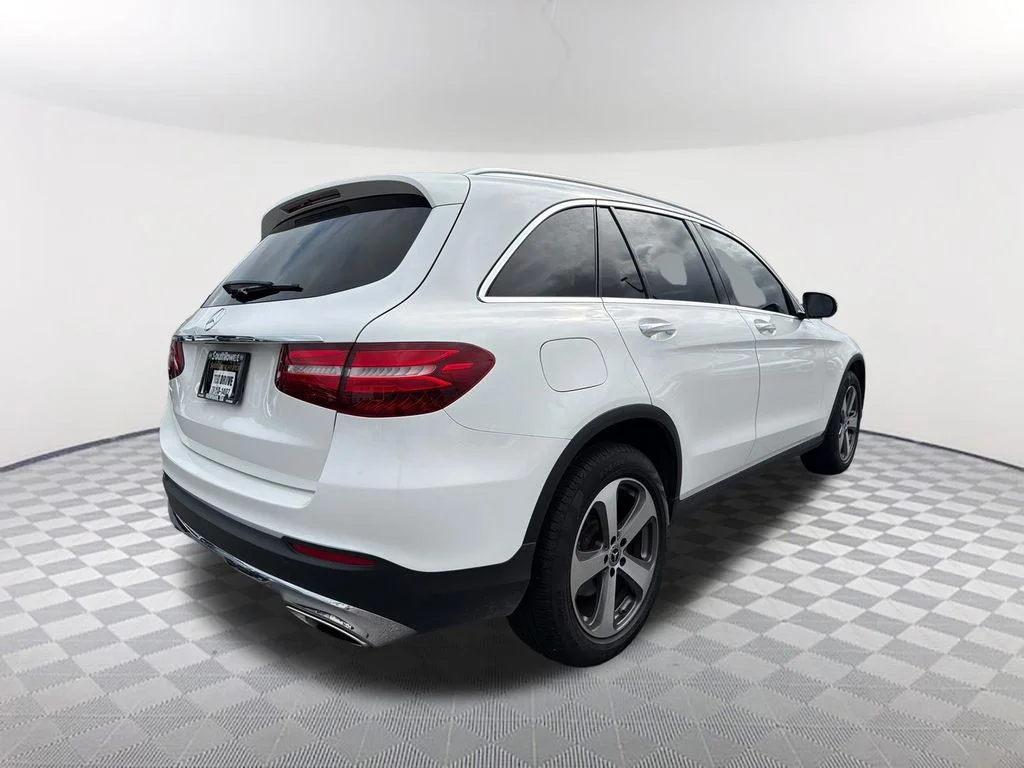 Used 2019  Mercedes-Benz GLC 300 image 5