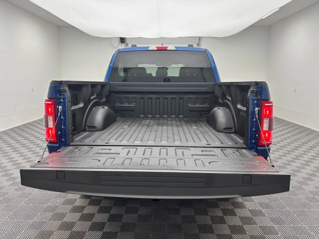 Used 2023 Blue Ford XLT image 10
