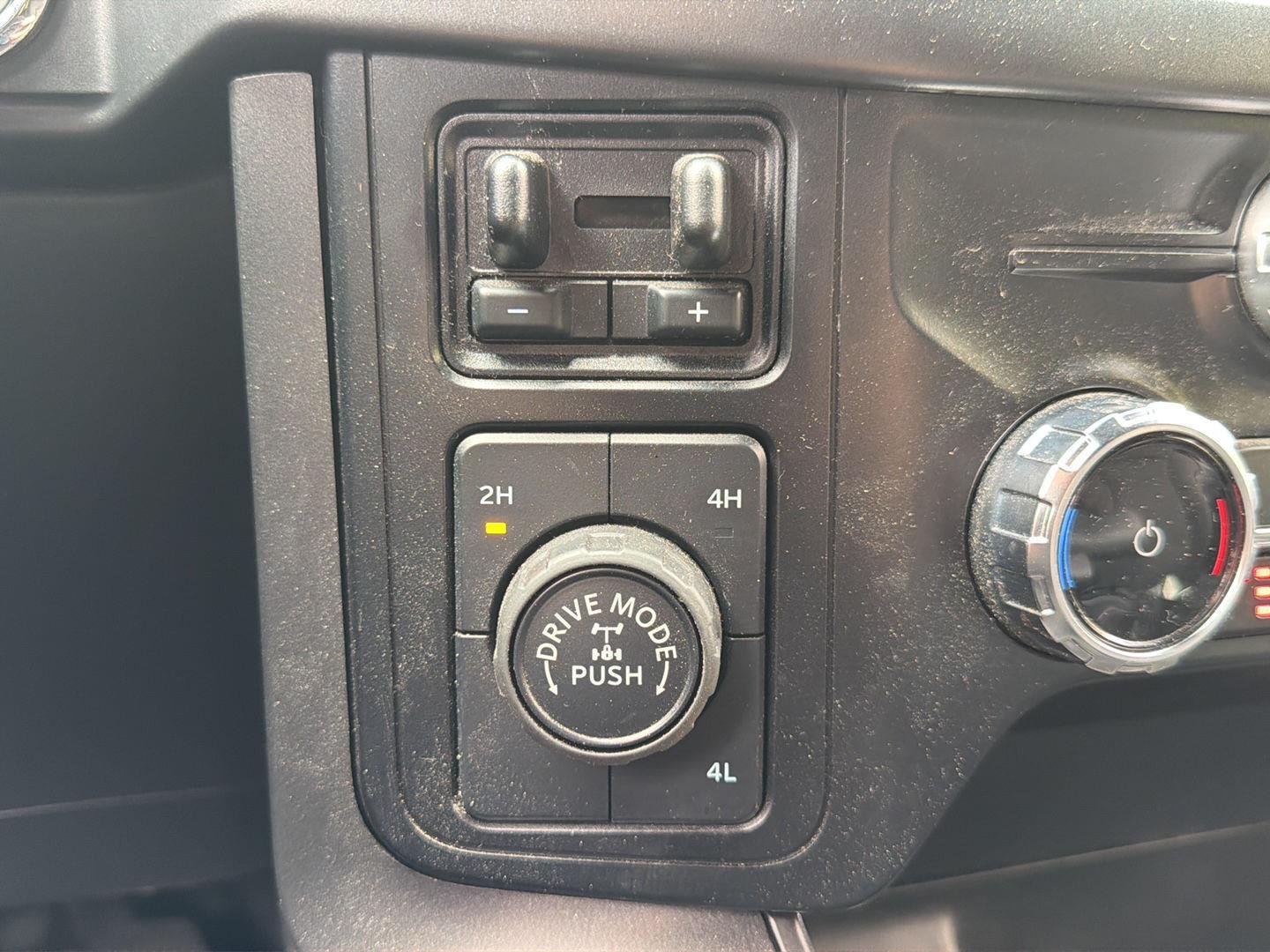Used 2024 Agate Black Ford XLT image 16