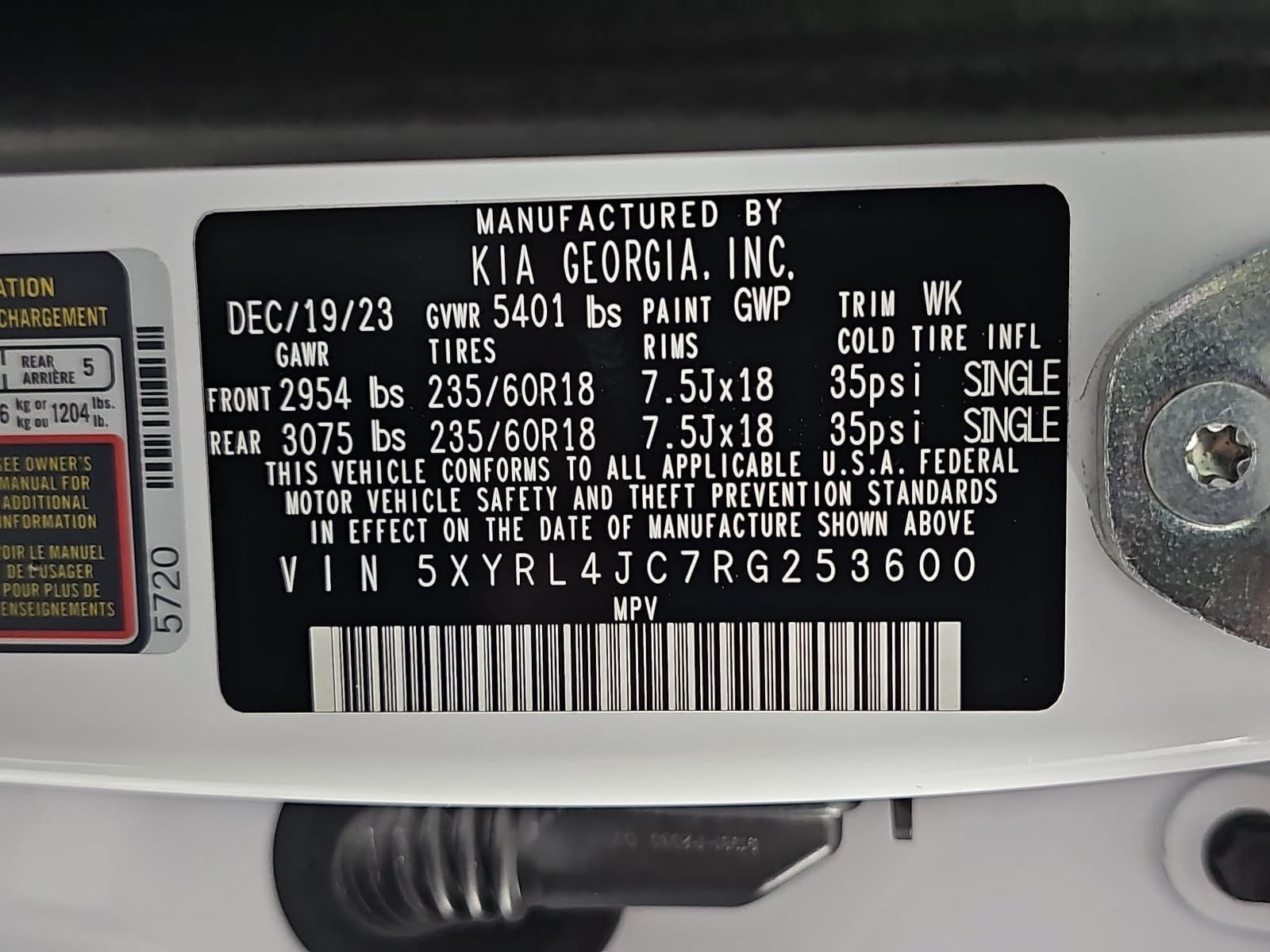 Used 2024 White Kia S image 32