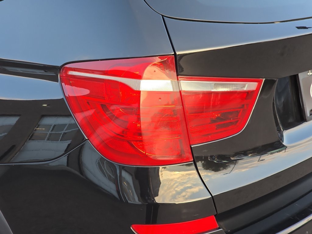 Used 2017 Black BMW xDrive28i image 37