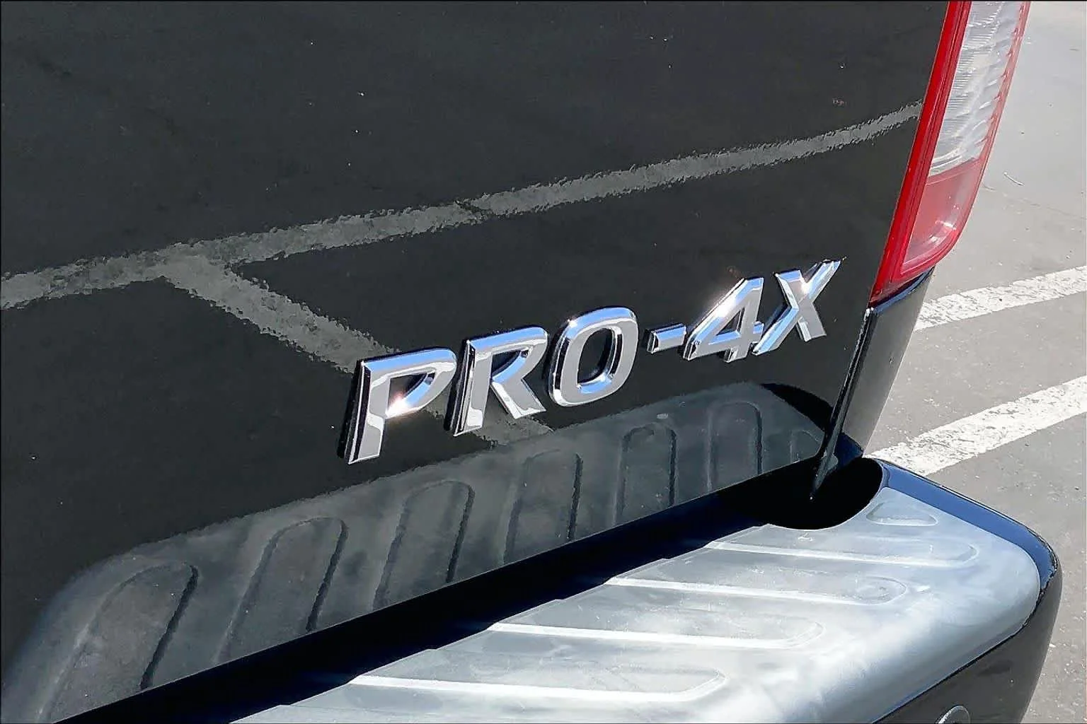 Used 2018 Magnetic Black Nissan PRO-4X image 9