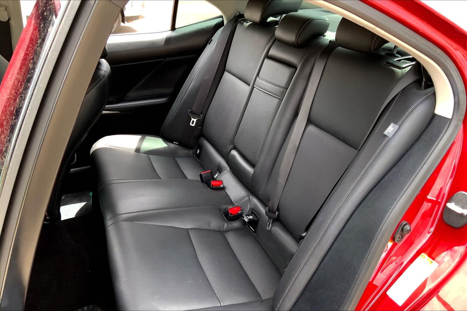 Used 2015 Matador Red Mica Lexus  image 20
