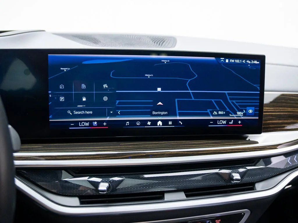 Used 2024 Black BMW xDrive50e image 31