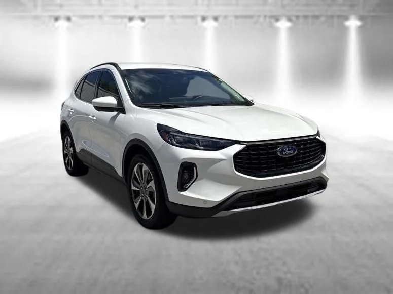 Certified Used 2023 Star White Ford Platinum image 3