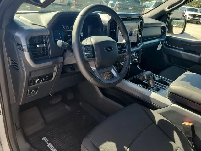 New 2026 Oxford White Ford XLT image 17