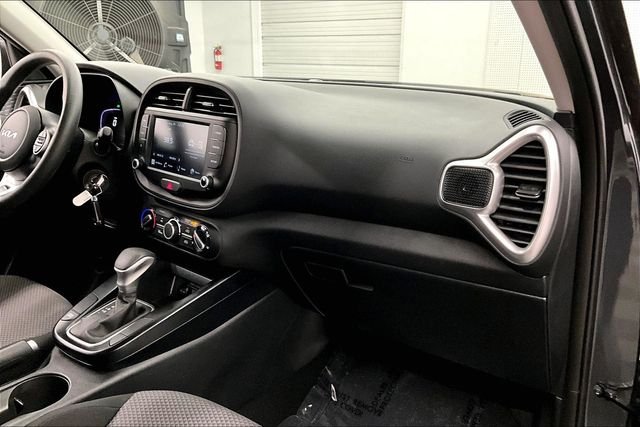 Used 2025 Gravity Gray Kia LX image 17