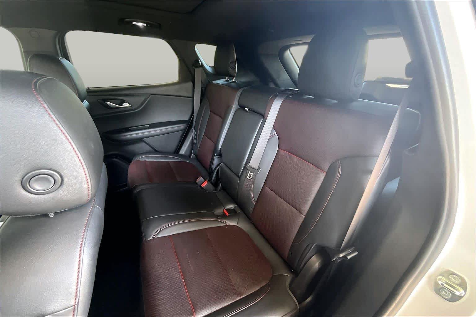 Used 2020 Iridescent Pearl Tricoat Chevrolet RS image 21