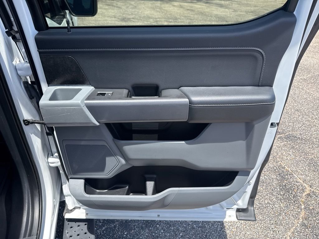 Used 2022 White Ford XLT image 25